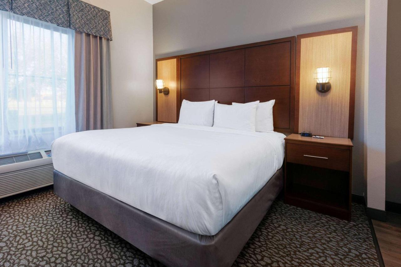 Wingate By Wyndham - Dfw North Hotel Irving Exterior foto