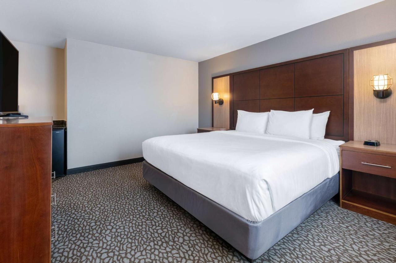 Wingate By Wyndham - Dfw North Hotel Irving Exterior foto